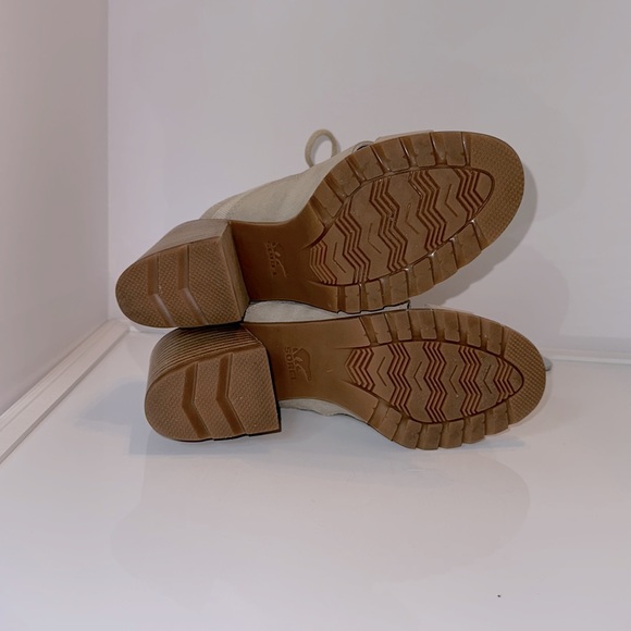 SOREL lace up sandal excellent condition. Worn once.  Size 8 - Picture 4 of 7